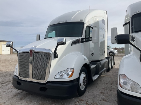 2022 KENWORTH T680 Tandem Axle Sleeper #1075