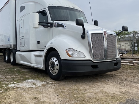 2022 KENWORTH T680 Tandem Axle Sleeper #1077