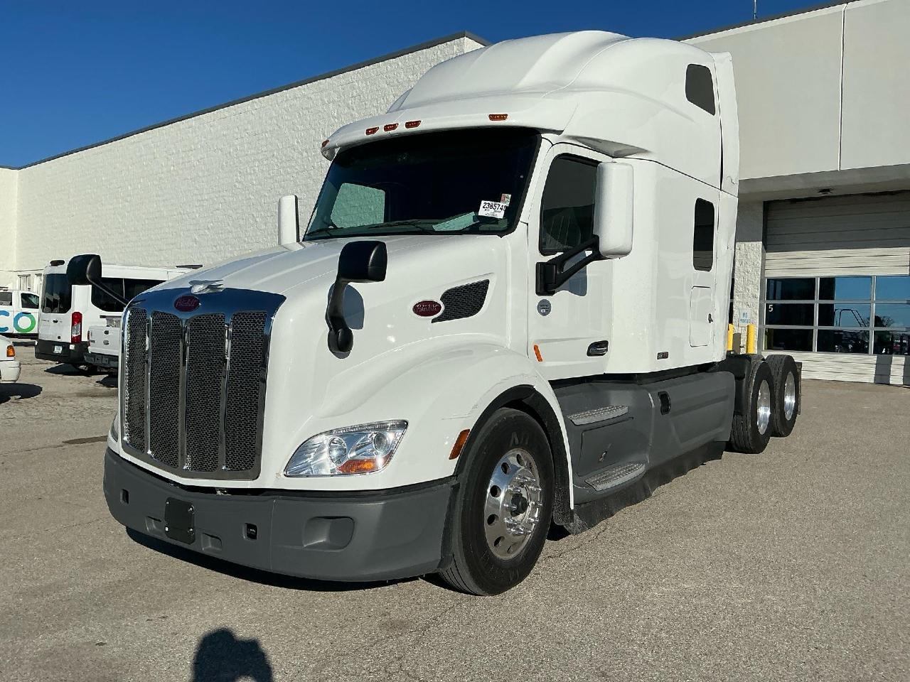 2019 PETERBILT 579 Tandem Axle Sleeper #1 2019 PETERBILT 579 Tandem Axle Sleeper #1