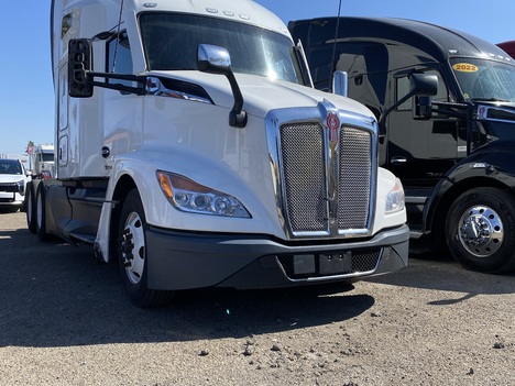 2023 KENWORTH T680 NEXT GENERATION Tandem Axle Sleeper #1081