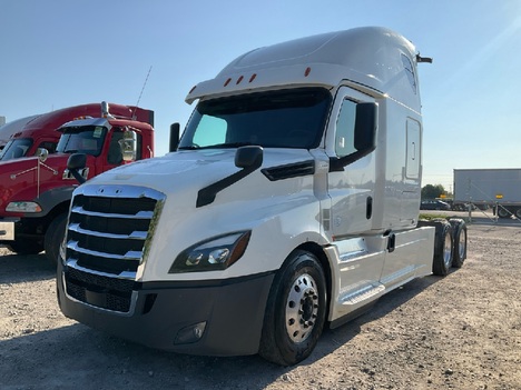 2019 FREIGHTLINER CASCADIA Tandem Axle Sleeper #1099