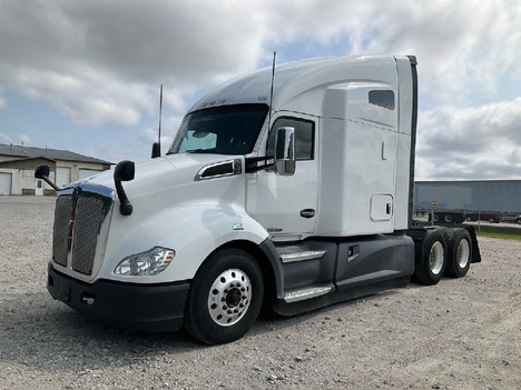 2021-kenworth-t680-tandem-axle-sleeper #1101