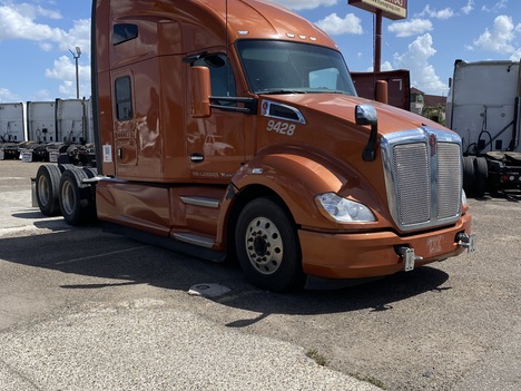 2020 KENWORTH T680 Tandem Axle Sleeper #1107