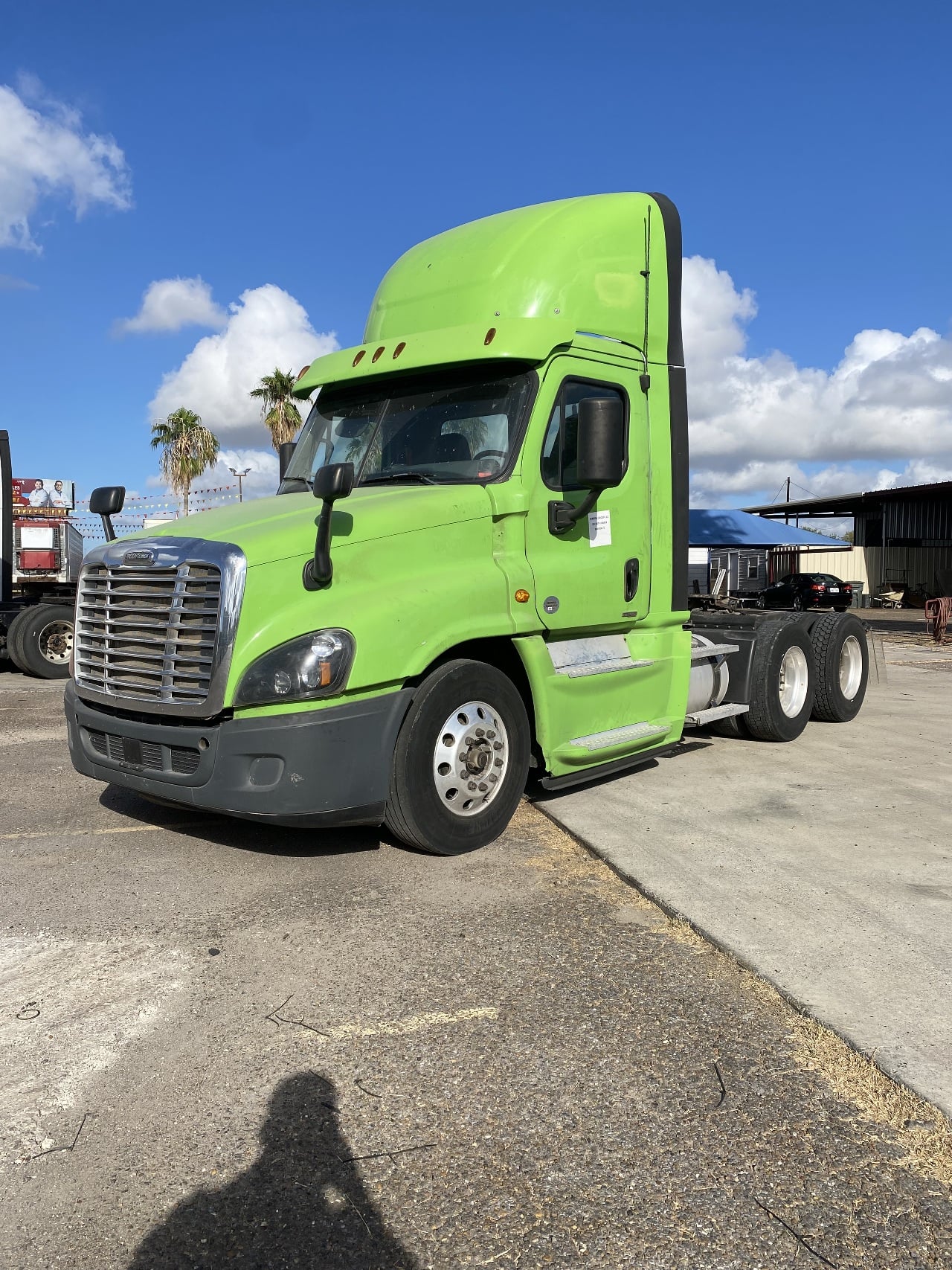 2018 FREIGHTLINER CASCADIA Tandem Axle Daycab #1 2018 FREIGHTLINER CASCADIA Tandem Axle Daycab #1