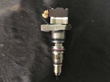 2002 INTERNATIONAL DT466E Fuel Injector #11081