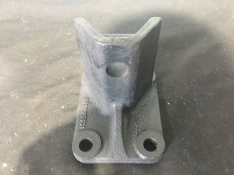 2002 INTERNATIONAL DT466E Engine Mount #11087