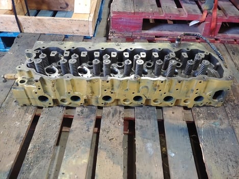 USED 2004 CAT C7 CYLINDER HEAD TRUCK PARTS #12475