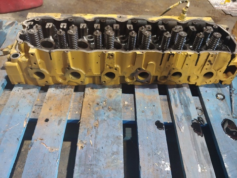 USED 2000 CAT 3126 CYLINDER HEAD TRUCK PARTS #12597