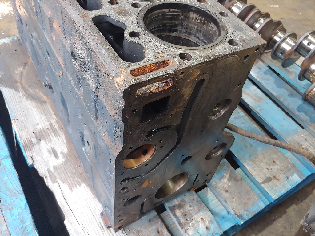 USED 2002 INTERNATIONAL DT466E ENGINE BLOCK FOR SALE 12749
