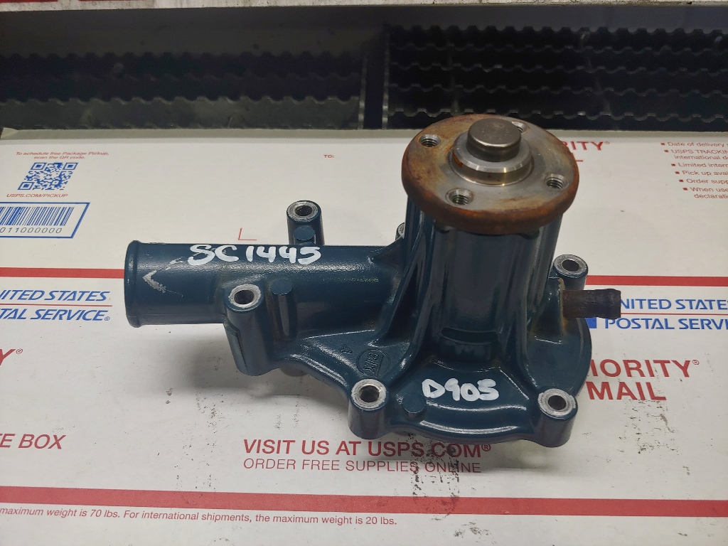 2005 KUBOTA D905 Water Pump #1 2005 KUBOTA D905 Water Pump #1