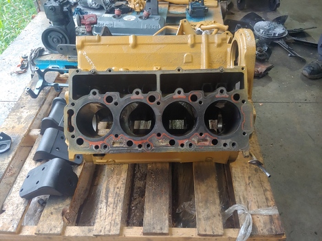 USED 1990 CAT 3208 ENGINE BLOCK TRUCK PARTS #14046