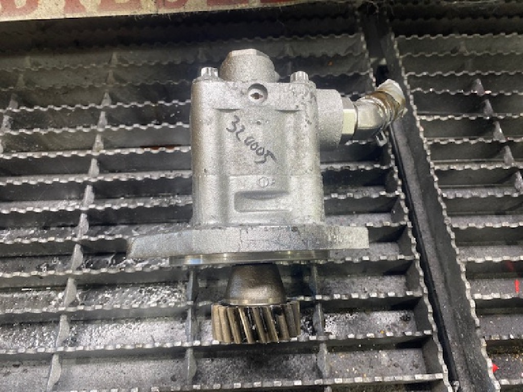 CAT C7 Steering Pump #1 CAT C7 Steering Pump #1