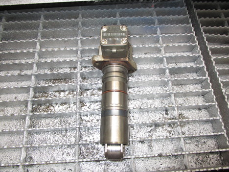 USED MERCEDES-BENZ OM460LA (MBE4000) FUEL PUMP TRUCK PARTS #15155