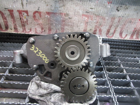 USED CUMMINS ISX OIL PUMP TRUCK PARTS #15828