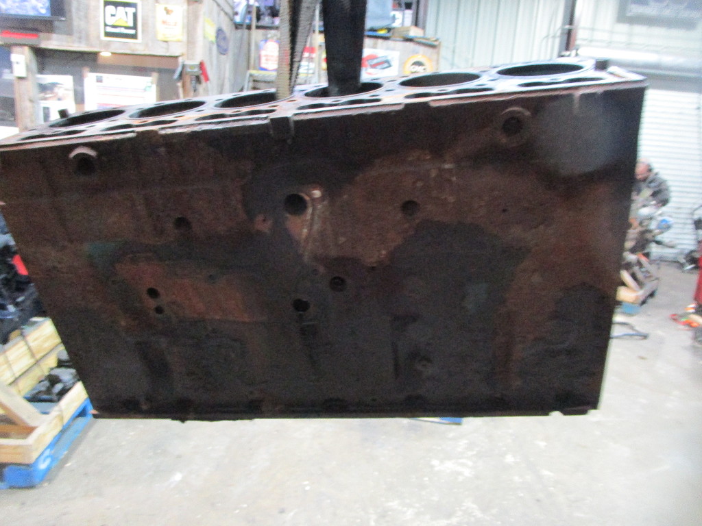 USED 2006 INTERNATIONAL DT466E ENGINE BLOCK FOR SALE 15860