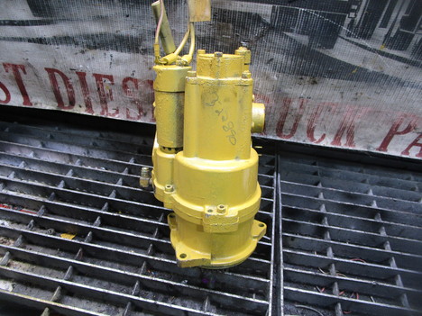 USED CAT 3116 FUEL PUMP TRUCK PARTS #15869