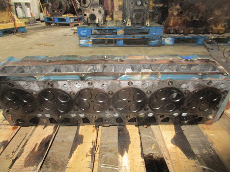 USED 2005 INTERNATIONAL DT466E CYLINDER HEAD TRUCK PARTS #15936