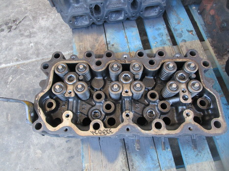 USED MACK DIESEL ENGINE CYLINDER HEAD TRUCK PARTS #16051