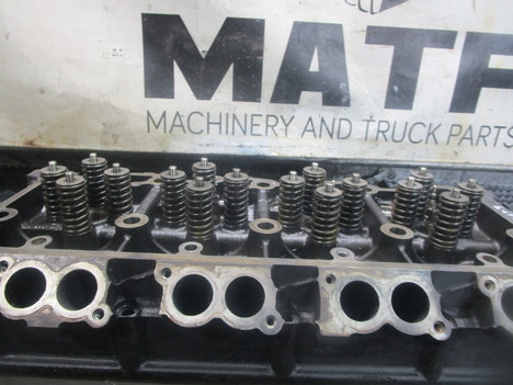 USED INTERNATIONAL VT365 CYLINDER HEAD TRUCK PARTS #16361