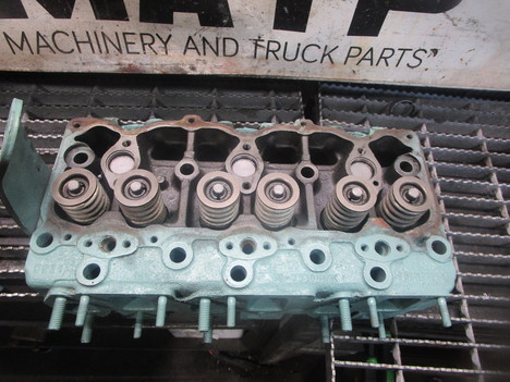 USED DETROIT DIESEL 6V92 CYLINDER HEAD TRUCK PARTS #16426