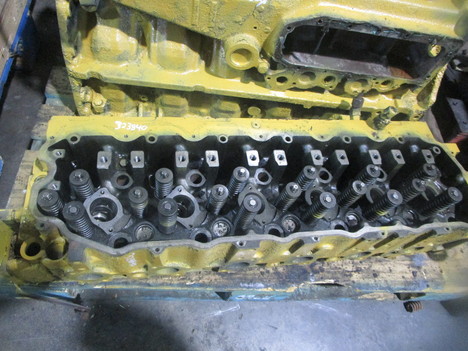 USED CAT 3126 CYLINDER HEAD TRUCK PARTS #16503