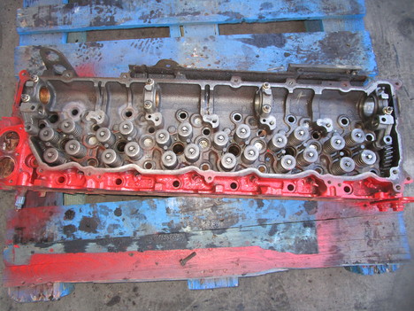 USED KUBOTA 6HK1 CYLINDER HEAD TRUCK PARTS #16936