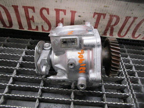 USED ISUZU DIESEL FUEL PUMP TRUCK PARTS #16973