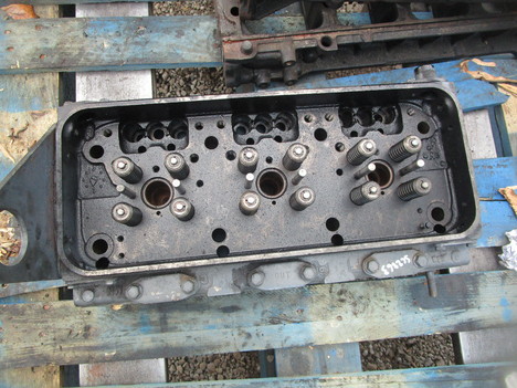 USED DETROIT DIESEL 6V92 CYLINDER HEAD TRUCK PARTS #17090