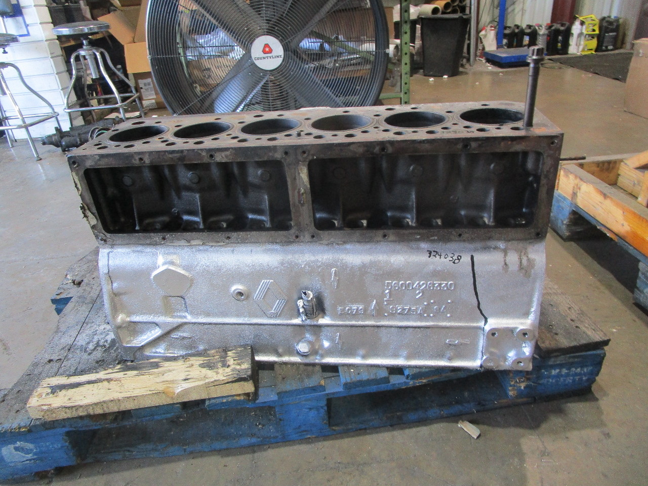 MACK RENAULT Engine Block #1 MACK RENAULT Engine Block #1