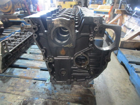 USED MERCEDES-BENZ OM926LA ENGINE BLOCK TRUCK PARTS #17495