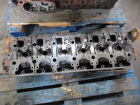 USED CAT 3116 CYLINDER HEAD TRUCK PARTS #17497