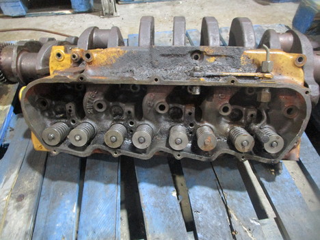 USED CAT 3208N CYLINDER HEAD TRUCK PARTS #17519