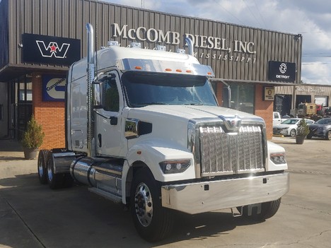 NEW WESTERN STAR 49X TANDEM AXLE DAYCAB TRUCK #1131-10