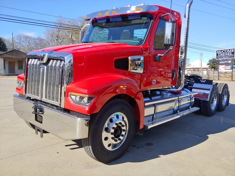 NEW WESTERN STAR 49X TANDEM AXLE DAYCAB TRUCK #1131-4