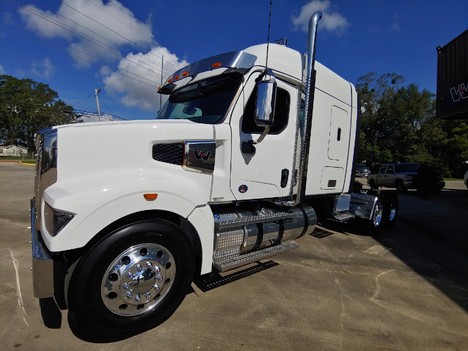 NEW 2024 WESTERN STAR 49X TANDEM AXLE SLEEPER TRUCK #1132-1