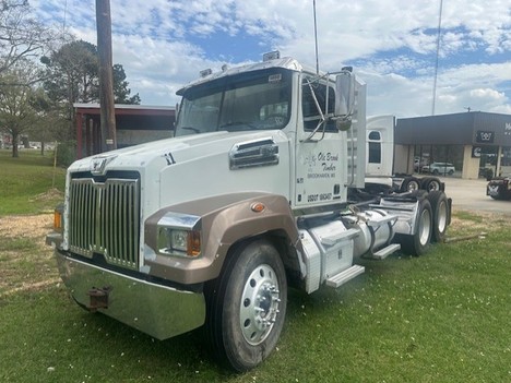 2016-western-star-4700-tandem-axle-daycab #1183