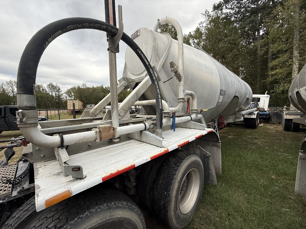 2017 HEIL 1040 cft Pneumatic Bulk Pneumatic Tanker Trailer #1 2017 HEIL 1040 cft Pneumatic Bulk Pneumatic Tanker Trailer #1