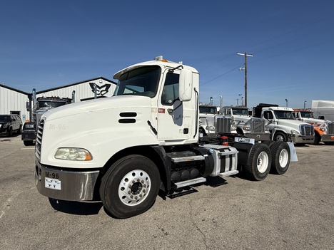 2013 MACK CXU613 Tandem Axle Daycab #3227