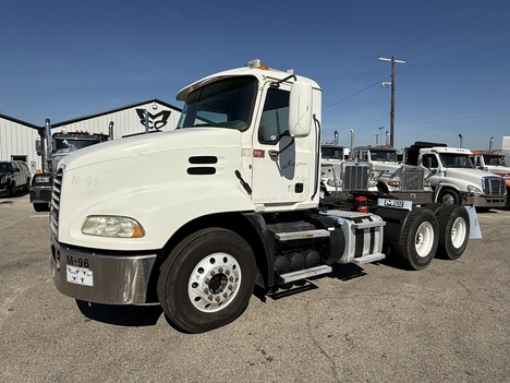 2013 MACK CXU613 Tandem Axle Daycab #3237