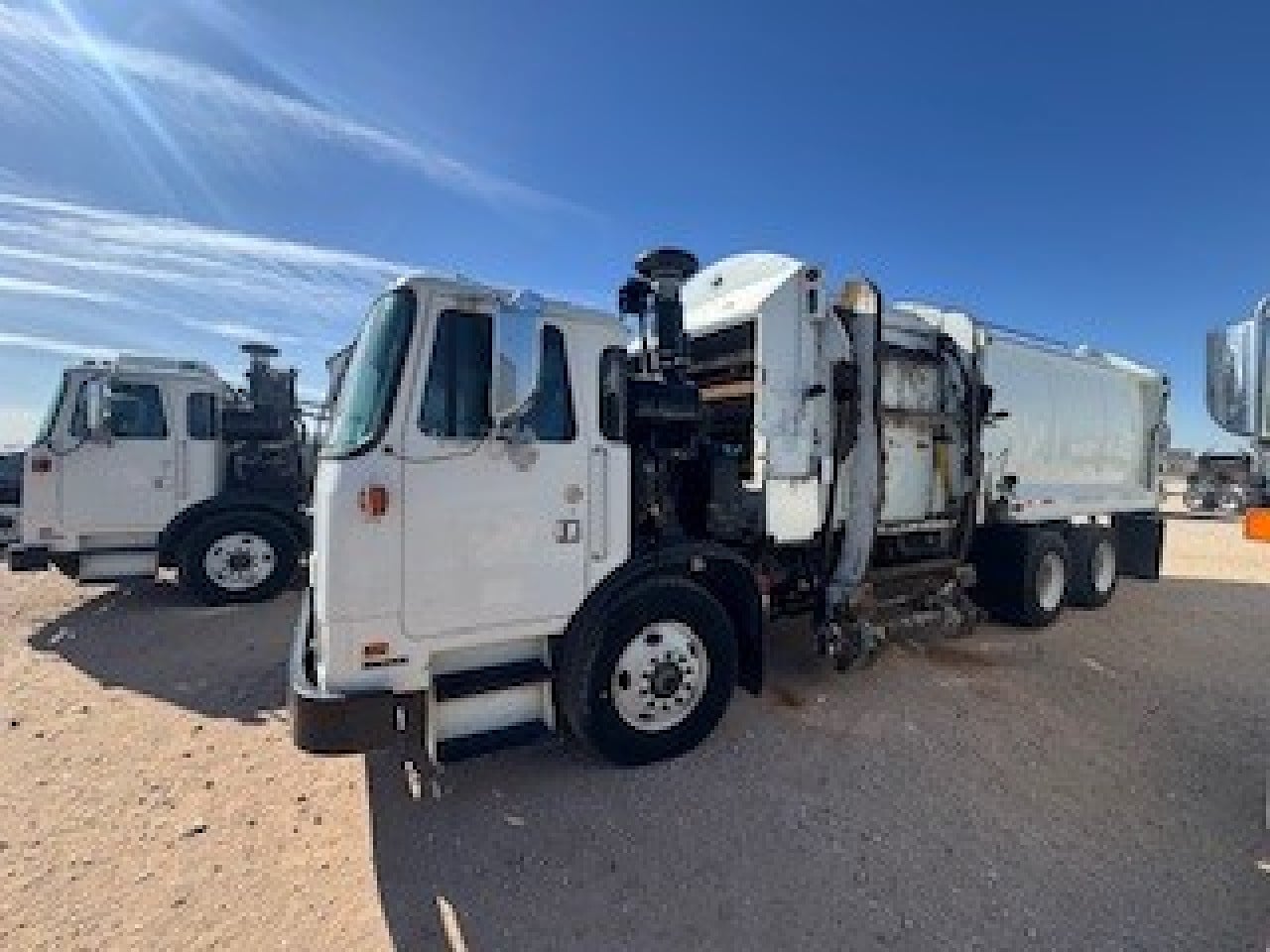 2016 AUTOCAR XPEDITOR Side Loader Garbage Truck #1 2016 AUTOCAR XPEDITOR Side Loader Garbage Truck #1