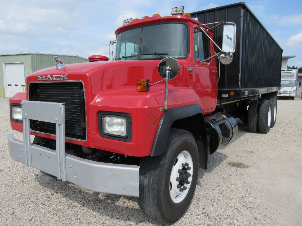 1998 MACK RD Cab Chassis Truck