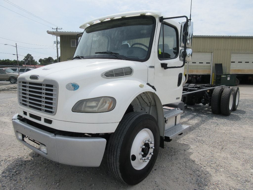 2008 FREIGHTLINER M2 Cab Chassis Truck #1
