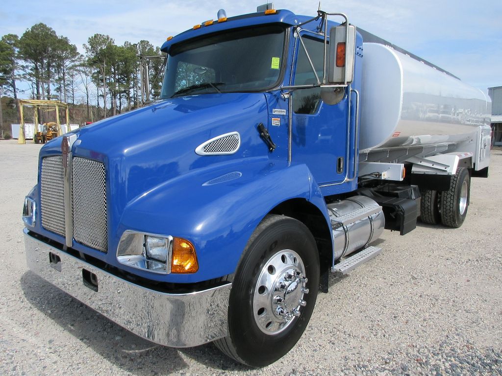 2007 KENWORTH T300 Tank Truck