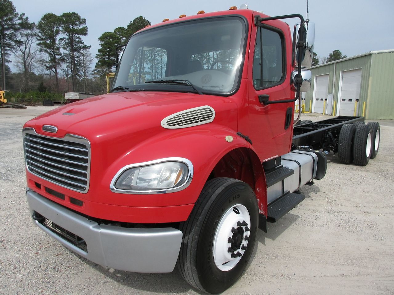 2013 FREIGHTLINER M2-106 Cab Chassis Truck