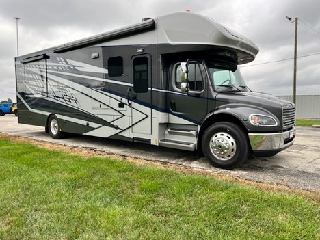 2024 RENEGADE Valencia 38RW Motorcoach