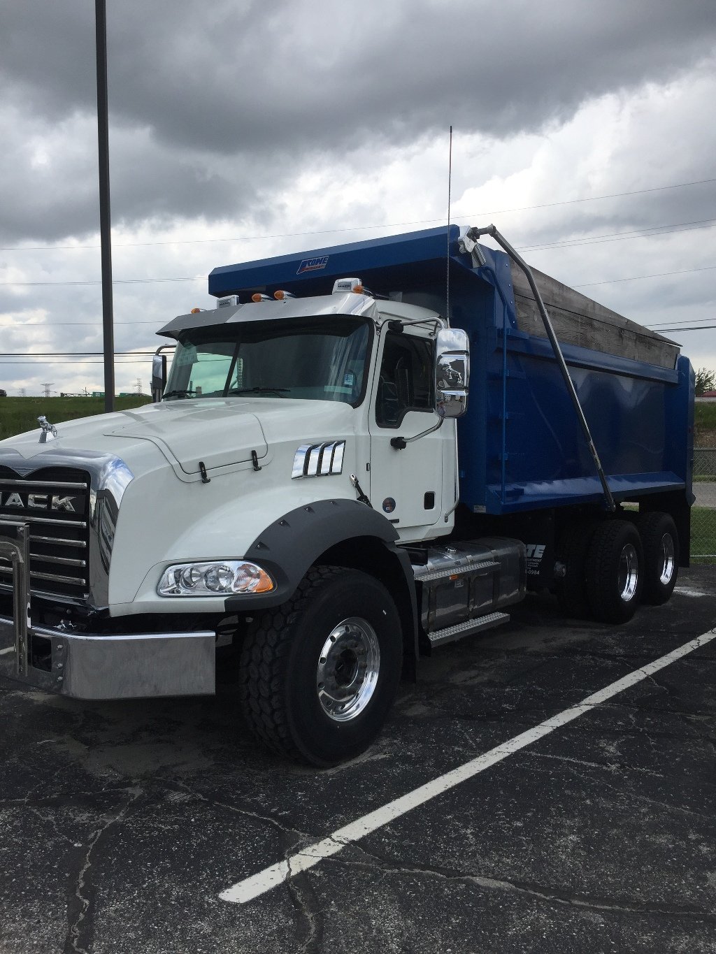 2022 MACK GR64B DUMP TRUCK FOR SALE 289083 2022 MACK GR64B DUMP TRUCK FOR SALE 289083