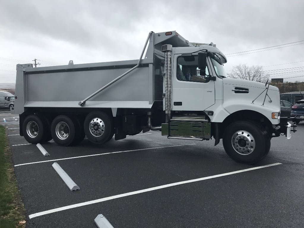 2022 VOLVO VHD84F300 DUMP TRUCK FOR SALE 289996 2022 VOLVO VHD84F300 DUMP TRUCK FOR SALE 289996