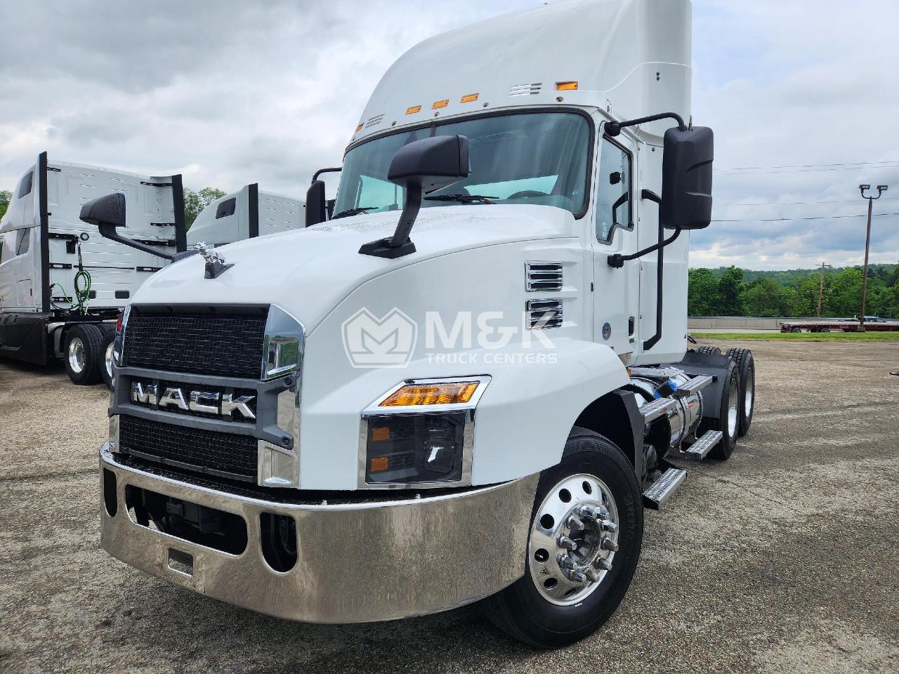 2020 MACK AN64T Daycab #2 2020 MACK AN64T Daycab #2