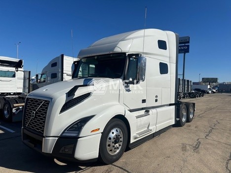 2025 VOLVO VNL64T760 Sleeper #313924