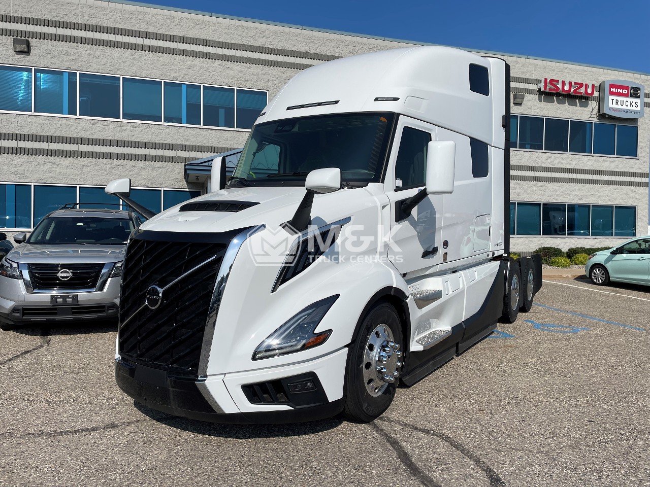 2025 Volvo - image 1